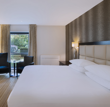 SUPERIOR KING ROOM